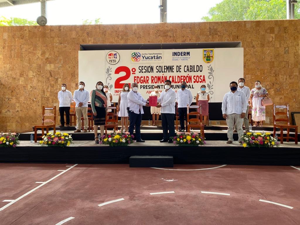 AlcocerZapata's tweet photo. En representación de nuestro Gobernador, @MauVila , asistí a la Sesión Solemne de Cabildo del municipio de #Peto en donde el Alcalde, Edgar Román Calderón Sosa, informó a los ciudadanos los logros obtenidos en este segundo periodo de trabajo.
HILO (1/2) https://t.co/my9Ch9xLhr
