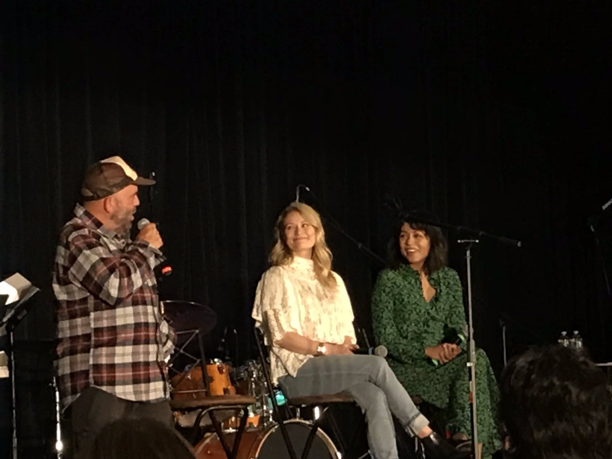 (Finally finally finishing this thread) Next panel was with the lovely  @emiliederavin and  @KarenDavid  Two sweethearts in one room :)