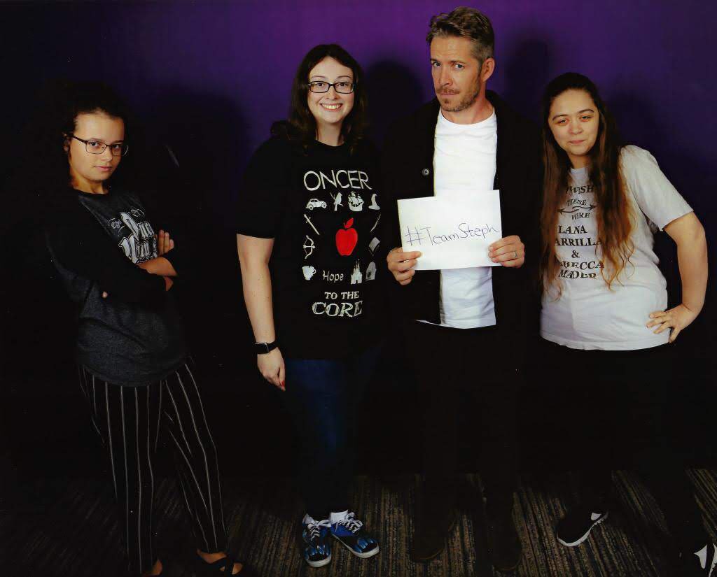 Now comes the fun part where I had back to back  @Sean_m_maguire photos. I’m very surprised that he didn’t hate me lol. First was the Sean photo with  #TeamSteph. Thanks Sean for playing along 