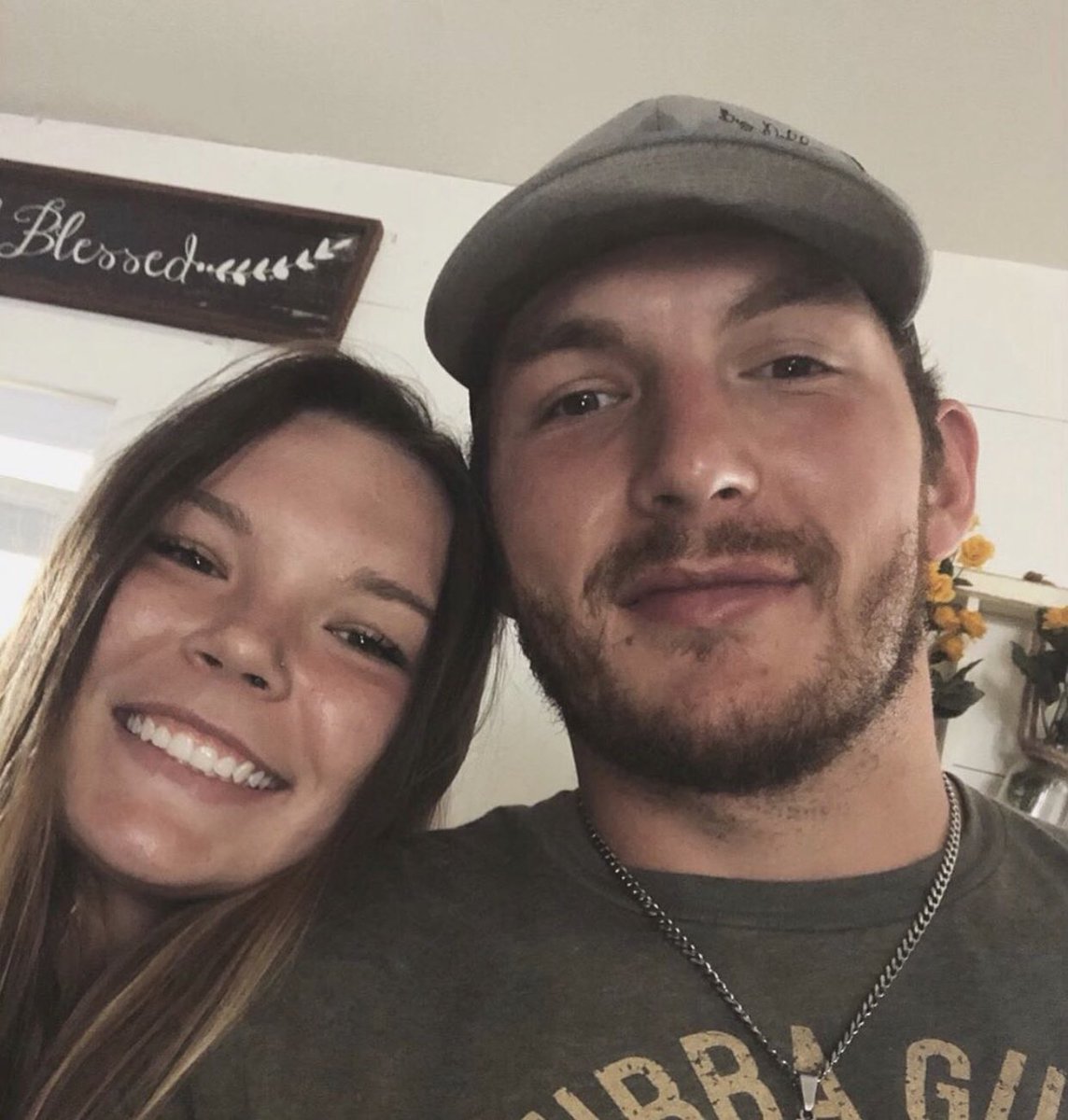 hannah_wise16's tweet photo. Missing you right now! Return home safe from deployment! https://t.co/piP2rzfPKa