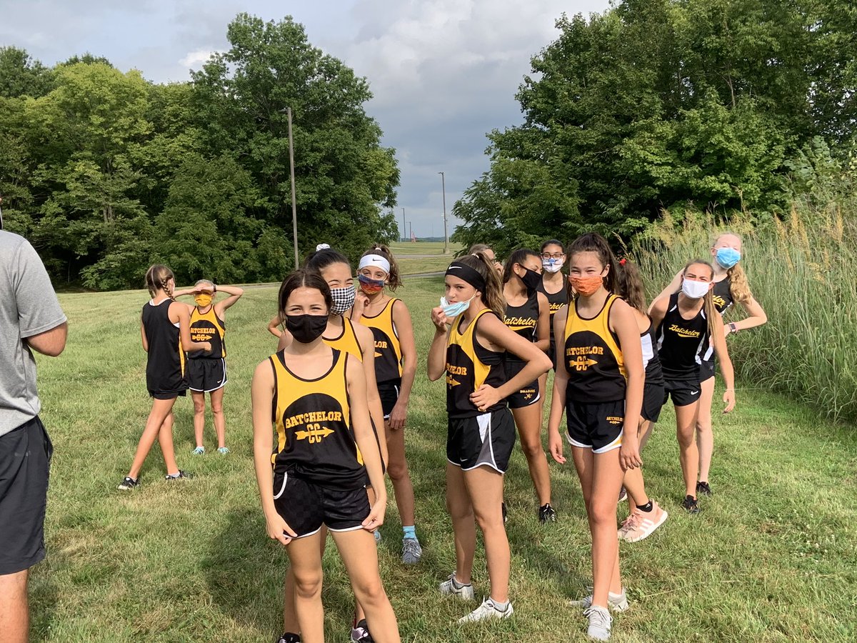 Bulldogs_BMS's tweet photo. @batchelorms boys and girls XC at Edgewood tonight.  Nice work DOGS! https://t.co/VIOeR4bEAu