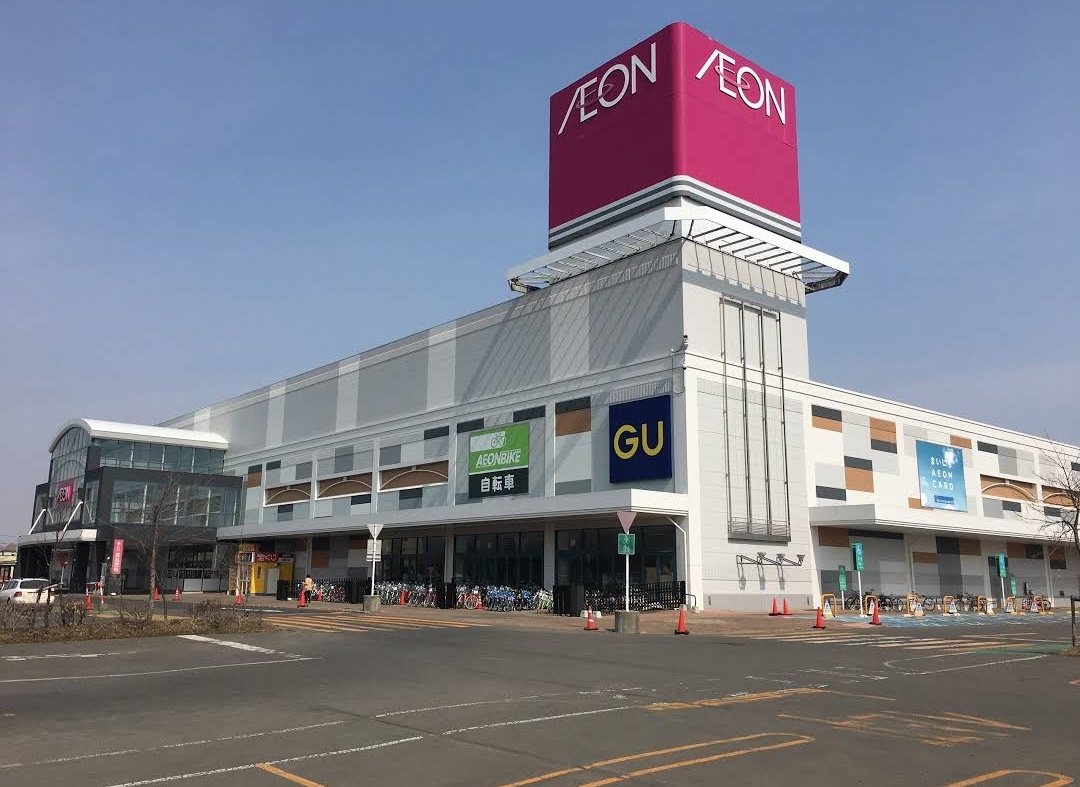 𝘾𝙤𝙣𝙫𝙚𝙣𝙞 𝙈𝙖𝙣𝙞𝙖 𝘼 イオンモール釧路昭和 イオン釧路昭和店 以前はイオン釧路ショッピング センターとジャスコ釧路店だった 北海道初のジャスコとして00年9月オープン その2ヶ月後には2号店のジャスコ札幌平岡店が開業 16年6月通り魔事件が
