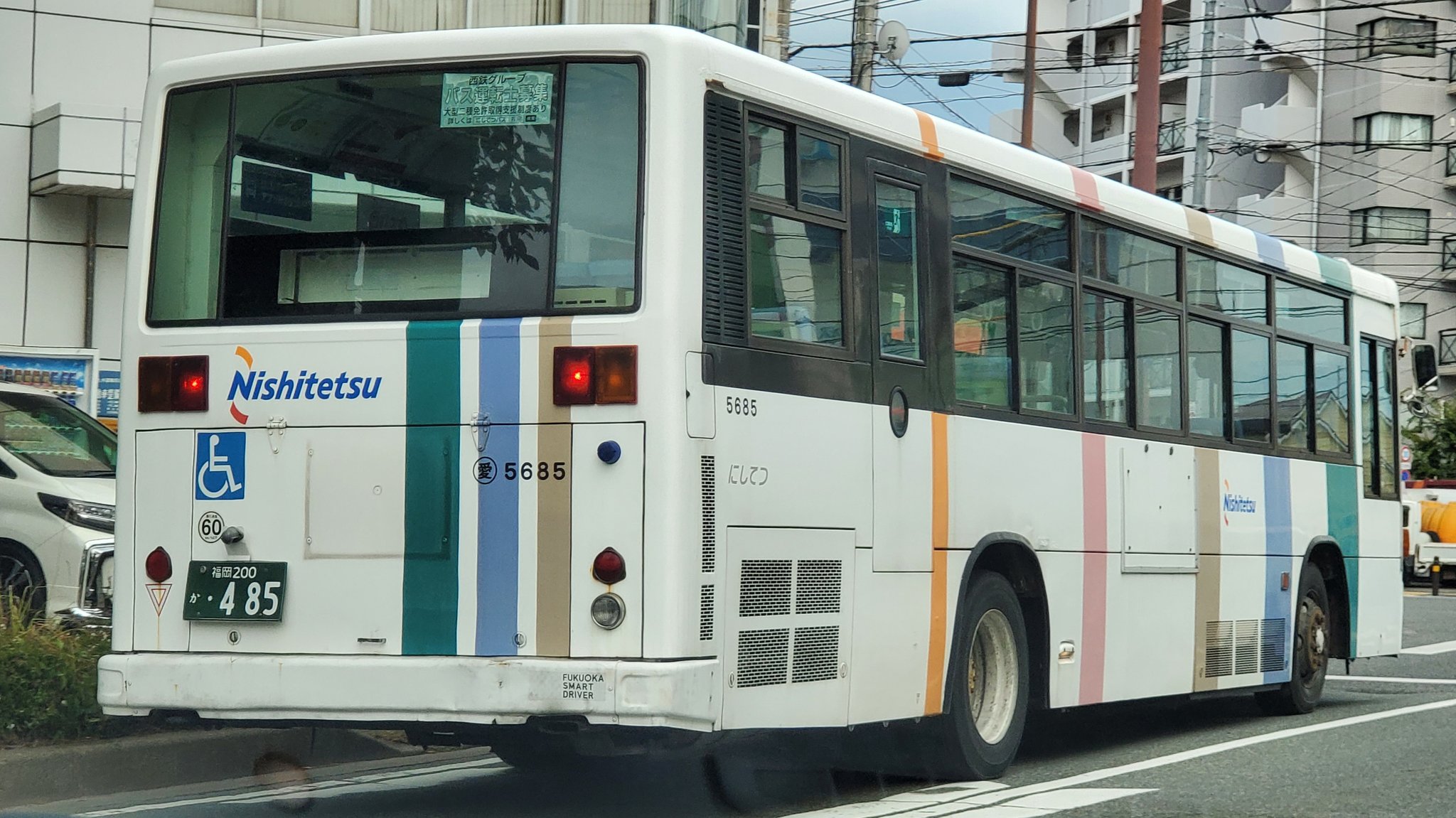 Kamotudaisuki 先程 幕が抜かれた愛宕浜 営 所属の西鉄バスが福重方面へと走って行ったけど 廃車回送 それとも転属回送 福岡0か 485 5685 ナンバー485だったので ついつい485系の廃車回送を思い出してしまった 2枚目画像はドアミラー越しに撮影