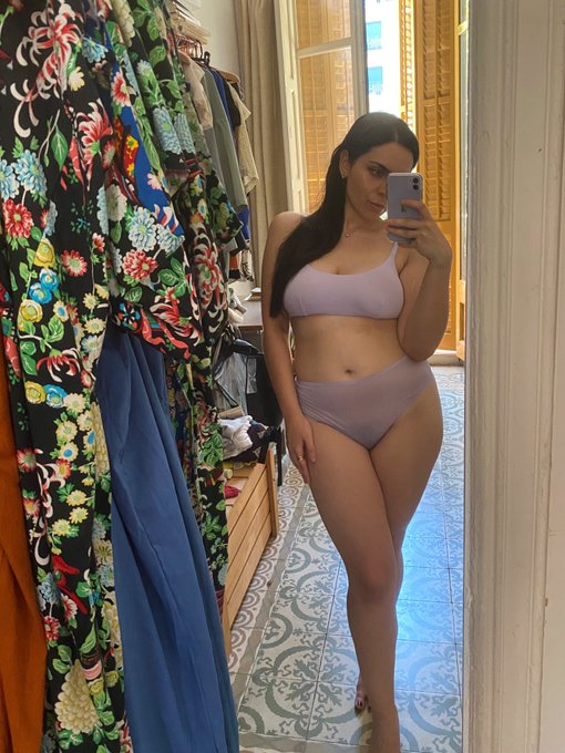 I've read that using the purple color can cause you to feel bold and powerful. It does 💫 https://t.c