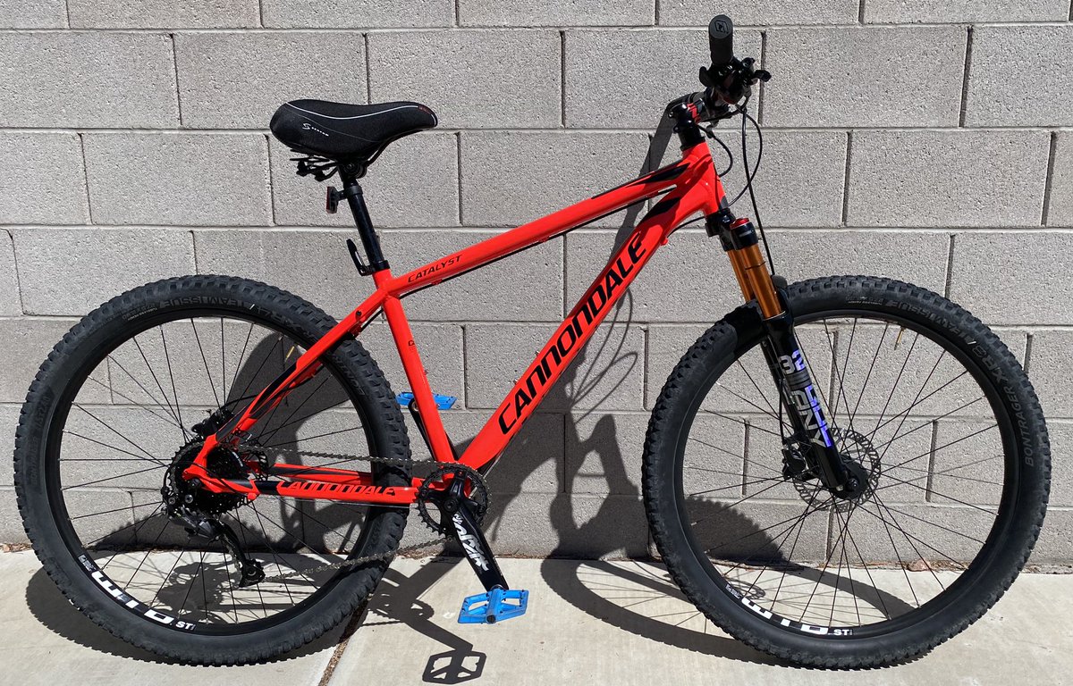 CassieSnowLV's tweet photo. Out with the old, in with the new! My new ride! #mountains #biking #getoutsidenevada #outdoors #outdoorsnevada #bicycle #sustainability #nature #cannondale https://t.co/mOLgo0YgxP