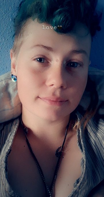 Sorry for my absence? how can I make it up to you? https://t.co/1gTLqlNNbG