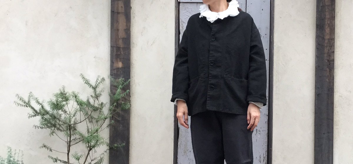 Nest Robe 吉祥寺店 On Twitter New Arrival 40 3 高密度ワークジャケット 庭師の作業着をイメージしてお作りした メンズライクなジャケット スッキリとした襟周りには甘いブラウスを合わせて変化を楽しんで頂けます 同素材のベストとセットでのコーディネートもお