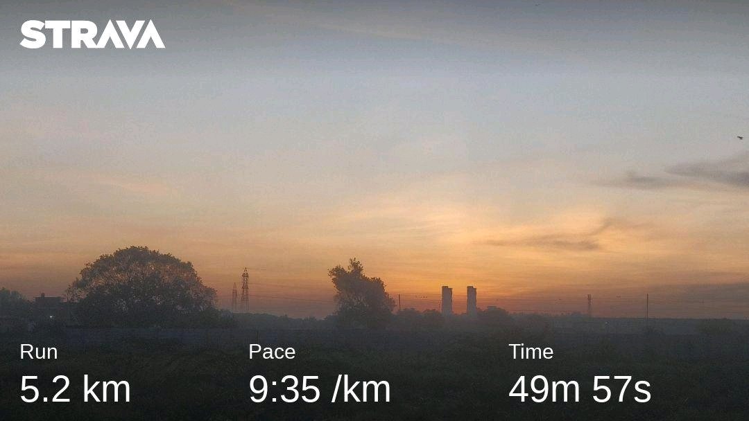 thehybridrunner's tweet photo. New Day, new beginning, new month, new challenge to enjoy.
#TuesdayMorning
#tuesdayvibes
#sunrise
#dawn
#stride #practice #Sessions
#hiit #runworkouts
#running
#Run4India
#runners
#runneroftwitter
#NewsToday
#NEW #vibes #ChaseYourDream
@Strava @ConsecutiveRun
#RunBTS https://t.co/a2hEC51Aui