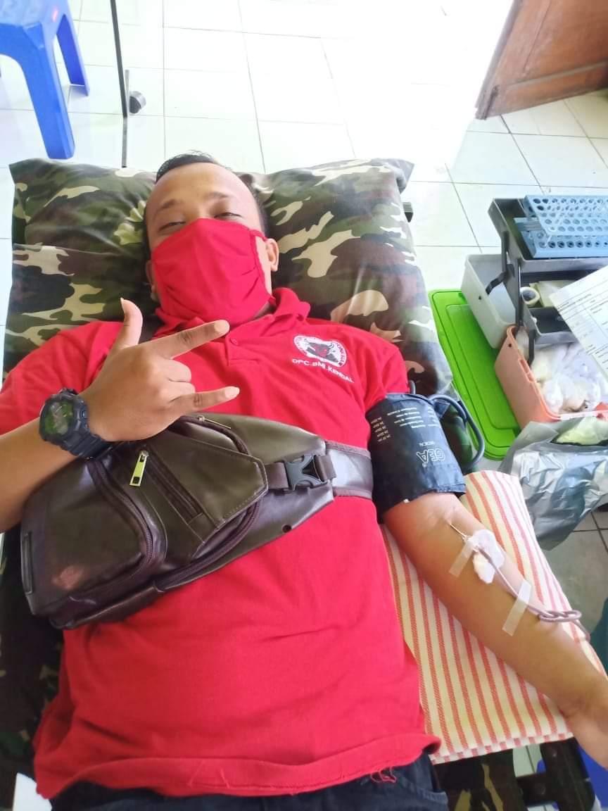 bmi_kendal's tweet photo. Donor darah DPC Banteng Muda Indonesia kab Kendal.

1 September 2020.

Berbagi itu gak akan ada ruginya, yang rugi adalah yg tak pernah berbagi.

@PDI_Perjuangan
@DPD_PDIP_JATENG
@pdipkendal
@hafee25 https://t.co/QxDJtsMFtj