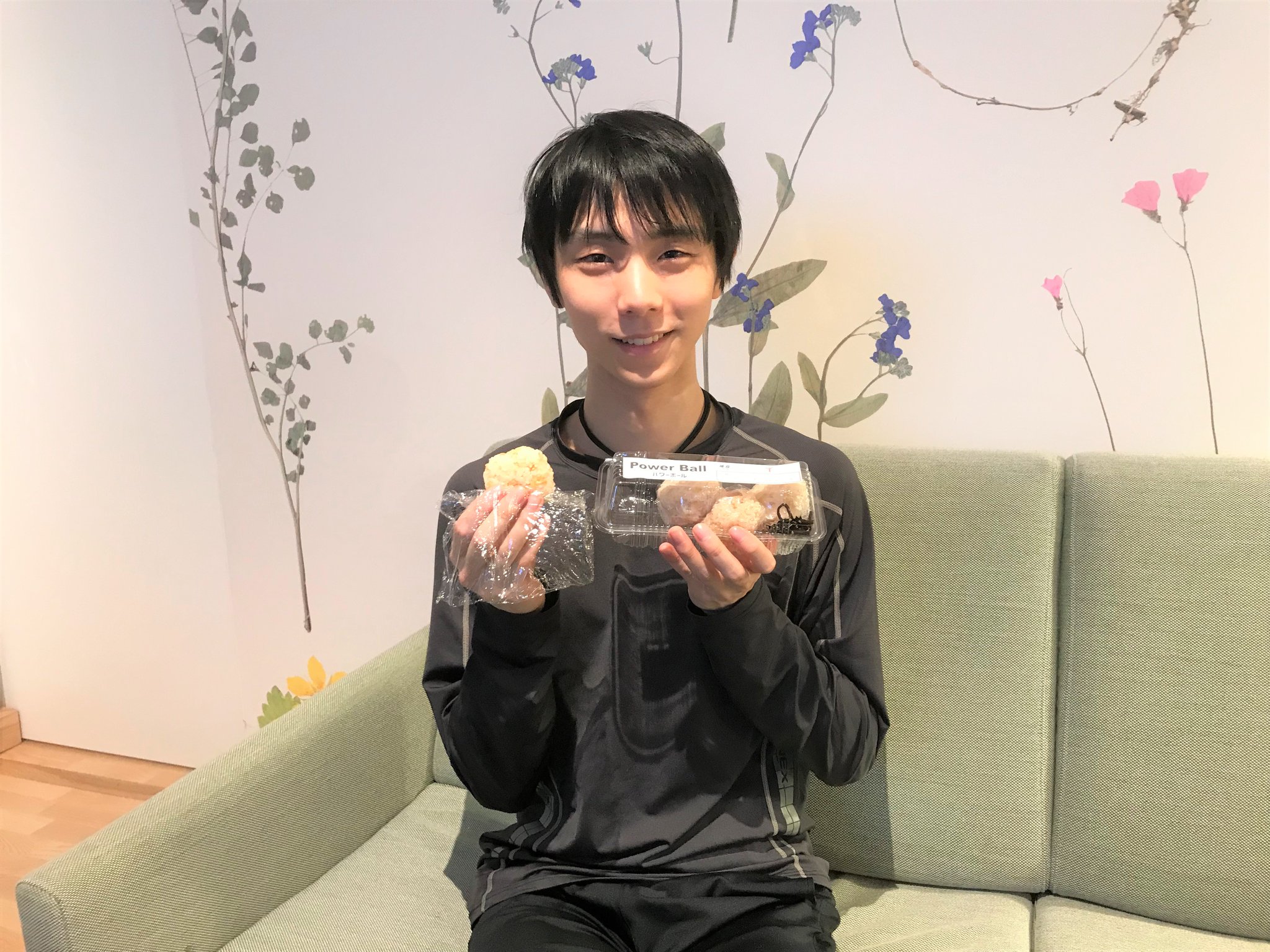Ajinomoto Sports 多くの選手に提供してきた パワーボール 試合前や練習の合間の 補食 として大活躍 これから選手に愛されるパワーボールをリレー形式でご紹介 フィギュア 羽生結弦 選手もパクッ 皆様も是非ご一緒に パワーボールリレー Ajinomoto Sports 多くの選手に提供してきた パワーボール 試合前や練習の合間の 補食 として大活躍 これから選手に愛されるパワーボールをリレー形式でご紹介 フィギュア 羽生結弦 選手もパクッ 皆様も是非ご一緒に パワーボールリレー