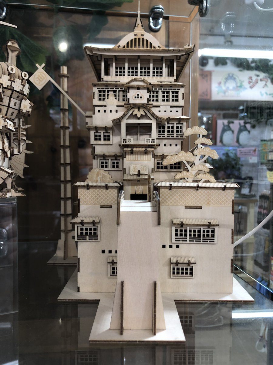 Uzivatel コトブキヤ秋葉原館 Na Twitteru コトブキヤ秋葉原館1階 商品情報 千と千尋の神隠し 油屋 Ki Gu Mi 13 0 税込 迫力満点 あの油屋を木製パズルki Gu Miで組立ててみましょう 中にledが入ってるので真っ暗闇でも圧倒的存在感 よぉ く