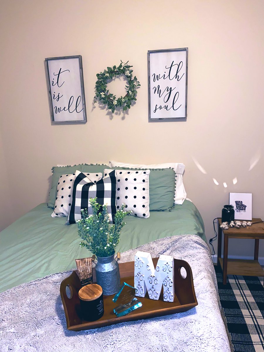 Obsessed with my apartment all bc of my room