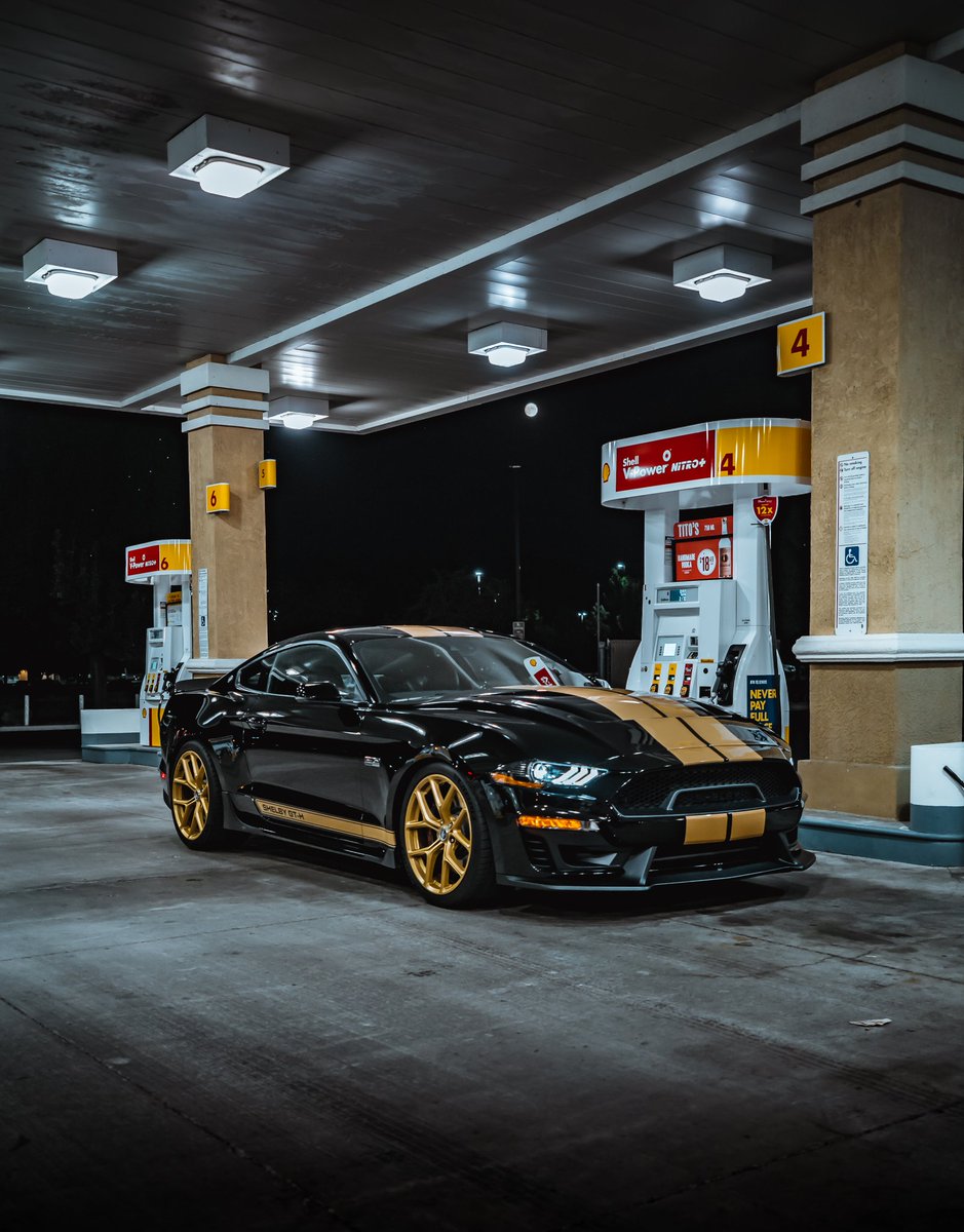 RomiikR's tweet photo. Fav thing to do is snag a car from work and do a photoshoot with @Tater_Tot71 https://t.co/FKWXsqnQTU
