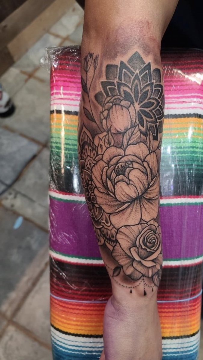 vbgirlie's tweet image. 3.5 hrs later  🥵💉 #newestaddition