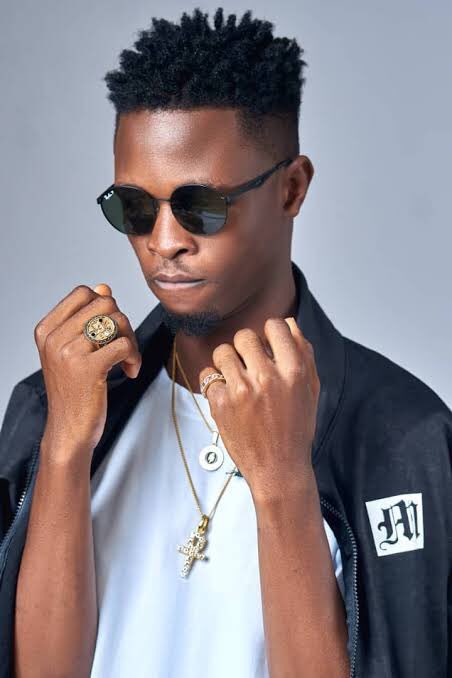 SekpeDaughter7's tweet photo. Which of them got more stronger Fan Base??🔥🔥
Retweet for Laycon
Like for Erica 
#BBNaijaLockdown #bbnaijialockdown #LayconNeedsYou #BBNaijaLocdown2020 #BBNaijaLockdown #kiddrica https://t.co/cTr1XXV84I
