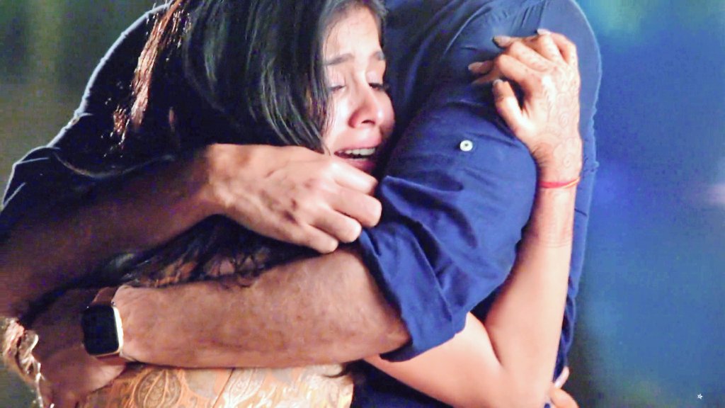 the embrace. 4/4 #YehRishteyHainPyaarKe  #MishBir