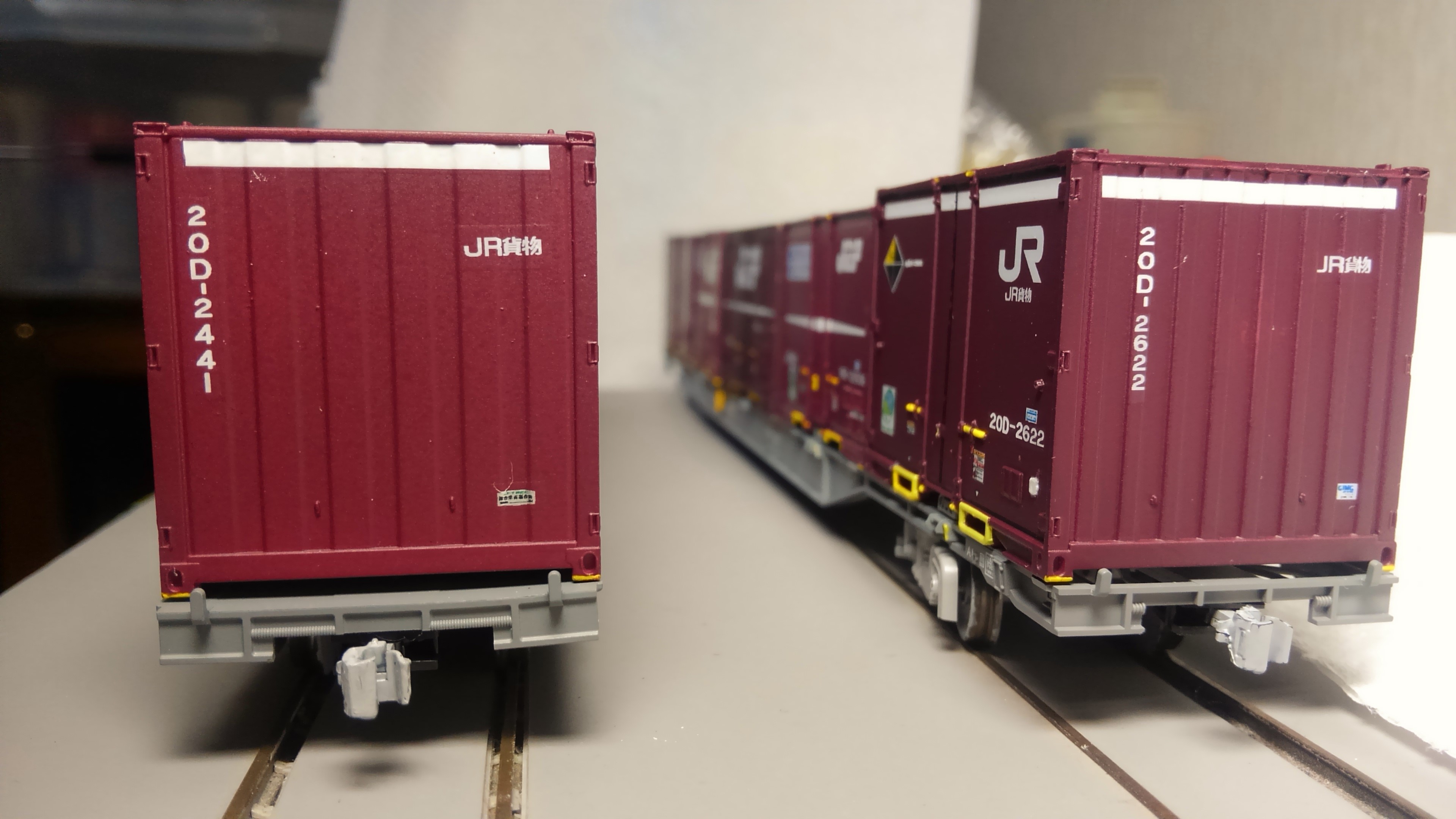 Hanadanna2525 On Twitter ﾓﾃﾞﾙｱｲｺﾝさん新商品 736a3 16番 Ho 20dｺﾝﾃﾅ無塗装 を自分で調色塗装してﾃﾞｶｰﾙを 貼付けてみました 総合和歌山製ﾀｲﾌﾟとcimc製ﾀｲﾌﾟで 作り分けされている 屋根と妻板の形状に注目です ﾃﾞｶｰﾙは手持ちｼﾞｬﾝｸ品を使ったので Cimc製独特な書体