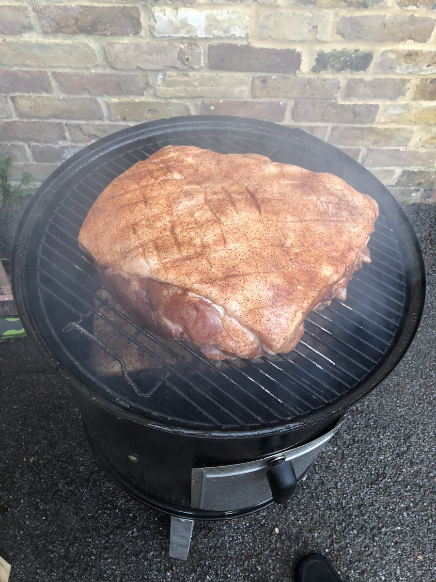 MikeCrawley's tweet photo. Pork Butt n Beef Ribs from the amazing @bobsbutchers with #moomami from @AngusandOink on the ribs and #eatbbq on the pork ππ» see you in a few hours! https://t.co/A52VfNYWsr