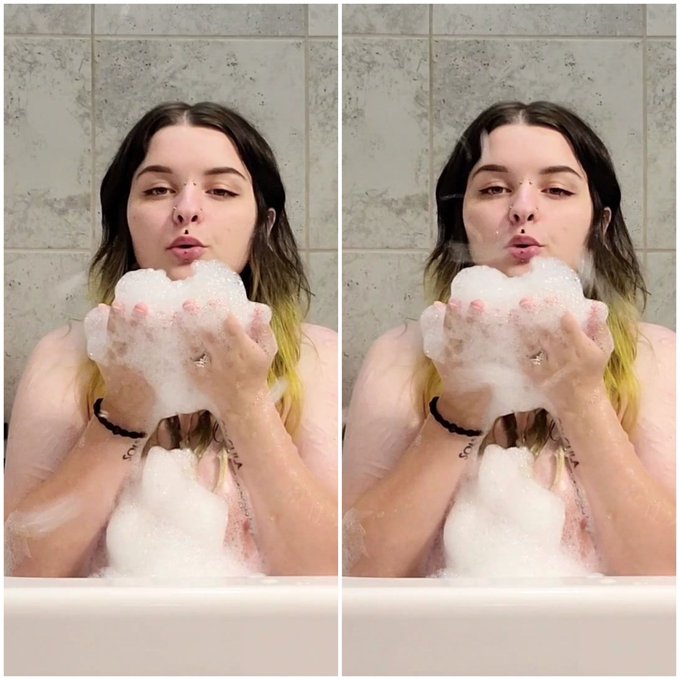 Still one of the cutest little "moments" my phone has caught. One of my absolute favorites. 😍 go check<a href="/tag/video"class="tags"><span>#video</span></a><a href="/tag/shower"class="tags"><span>#shower</span></a><a href="/tag/tub"class="tags"><span>#tub</span></a><a href="/tag/pornhub"class="tags"><span>#pornhub</span></a><a href="/tag/content"class="tags"><span>#content</span></a>