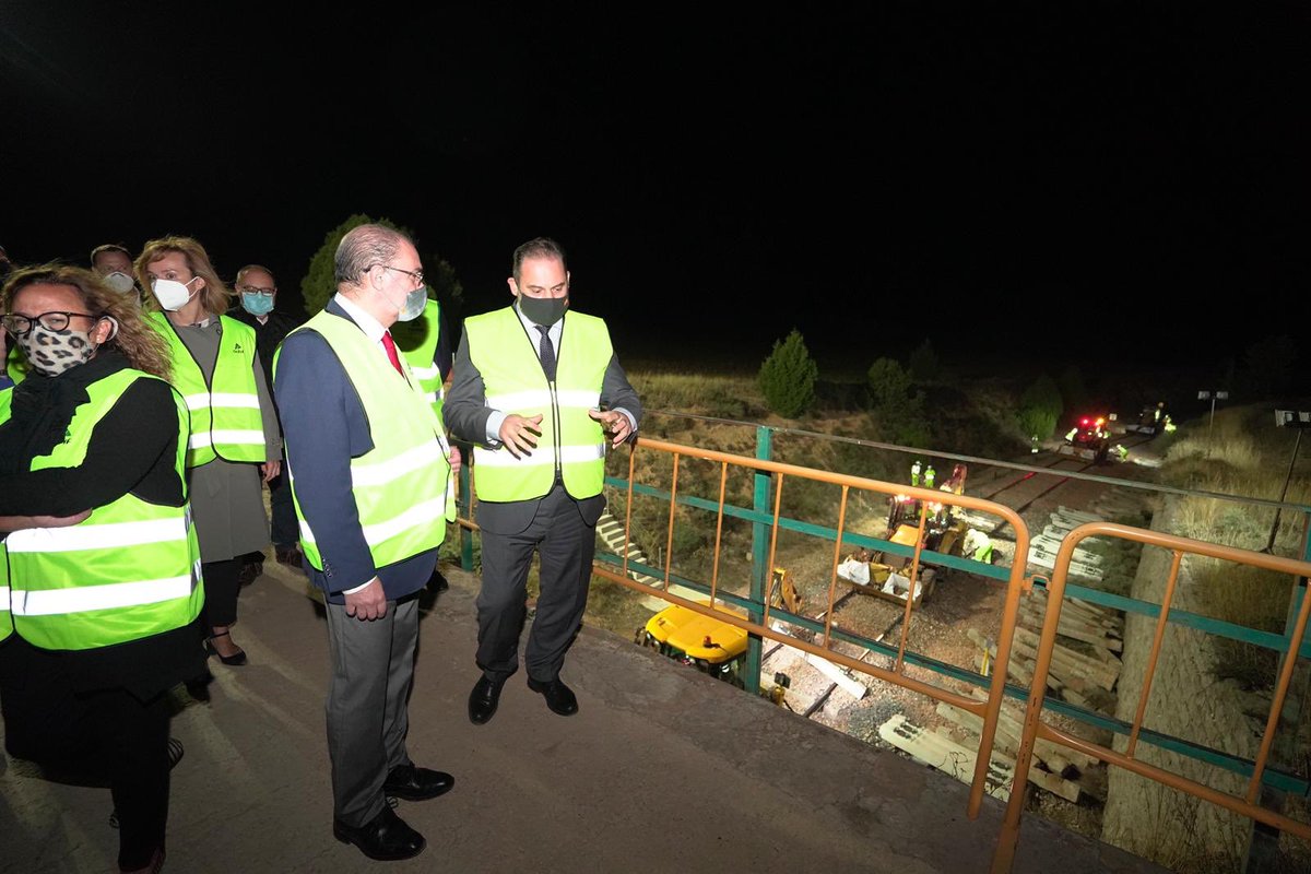 JLambanM's tweet photo. En #Teruel, visita a las obras del #EjeCantábricoMediterráneo, con el Ministro @abalosmeco, @MaytePerez2, @Pilar_Alegria e #IsabelPardo. @desdelamoncloa y @mitmagob cumplen sus compromisos con el @GobAragon. Conste mi total reconocimiento https://t.co/YkKKNBtx1C