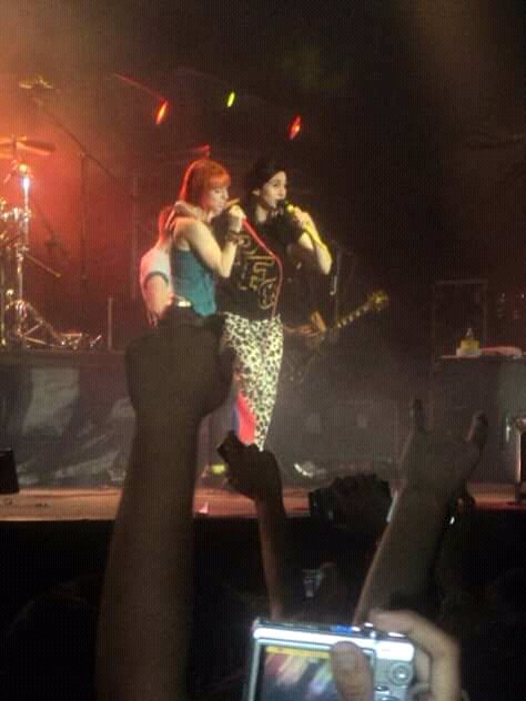 Hayley con ninah mars cantando misery business 🥰