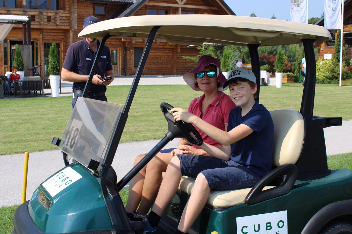 HotelCubo's tweet photo. Zadovoljni smo, da je golf uspel navdušiti toliko nepoznavalcev na Dnevu slovenskega golfa. Najlepše je, ko vidimo nasmejane obraze in nove potencialne igralce te čudovite igre. https://t.co/qfIh5RCLGU