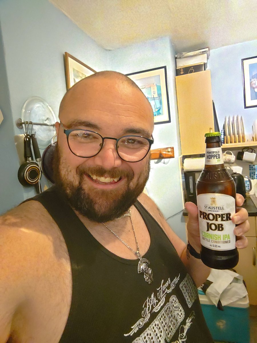 Wanna say a big thank you to <a href="/paulilkeston/">ℙ𝔸𝕌𝕃</a> <a href="/suew96/">Susan White</a> <a href="/elliswhite04/">Ellis White</a>  they know I like a <a href="/properjobale/">Proper Job Ale</a>  #propertuesday