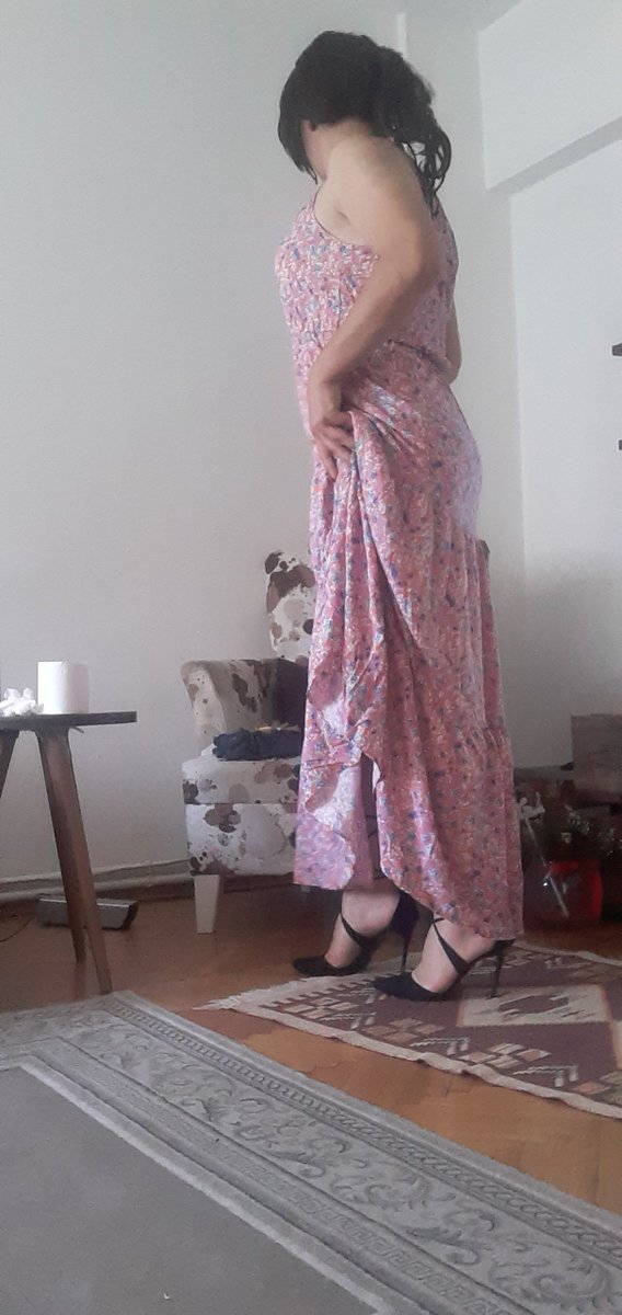 AslHancd's tweet photo. Geceniz güzel huzurlu olsun tatlı rüyalar iyi uykular dilerim 
🥰🥰♥️♥️👗👗👠👠🍷🍷🍾🍾 https://t.co/EoL8kF9Rk2