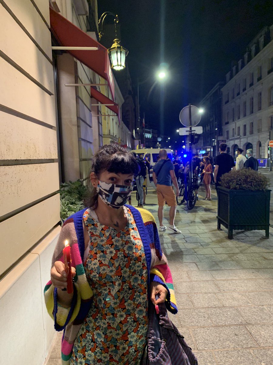 actionclimat75's tweet photo. Agnès, membre de la convention citoyenne est venue rappeler le moratoire sur la #5G ! @EmmanuelMacron avait promis de faire du #sansfilter, @les150ccc ont vu ce que valait une promesse du @gouvernementFR ! #jesuisamish https://t.co/OUVBo7VnVn