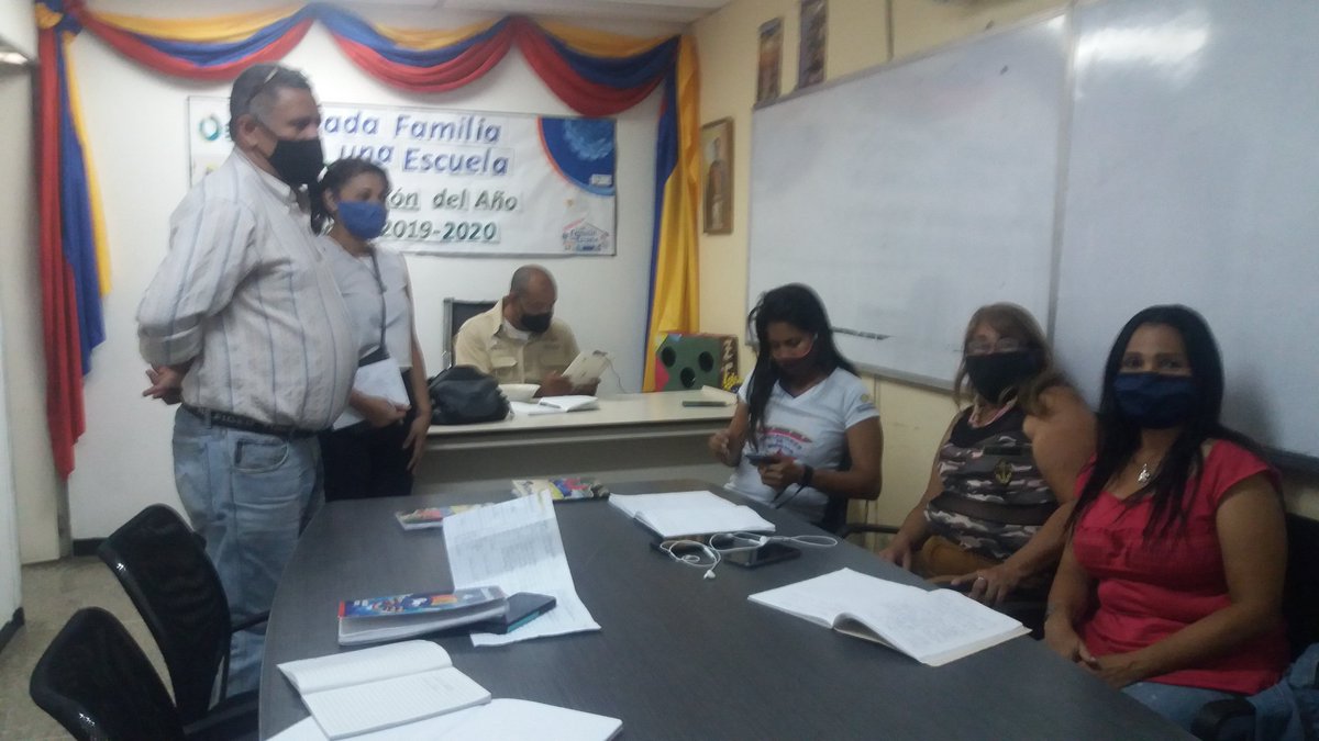 leoalvacabrera's tweet photo. Nos encontramos en @ZE_Aragua con parte del equipo de gestión educativa planificando el inicio del año escolar 2020-2021 a distancia ¡En Aragua La Educación No Se Detiene!. @NicolasMaduro @psuvaristobulo #VenezuelaClasesADistancia @MPPEDUCACION @RosangelaOrozco @MarcoTorresPSUV https://t.co/a2idXloYJ1