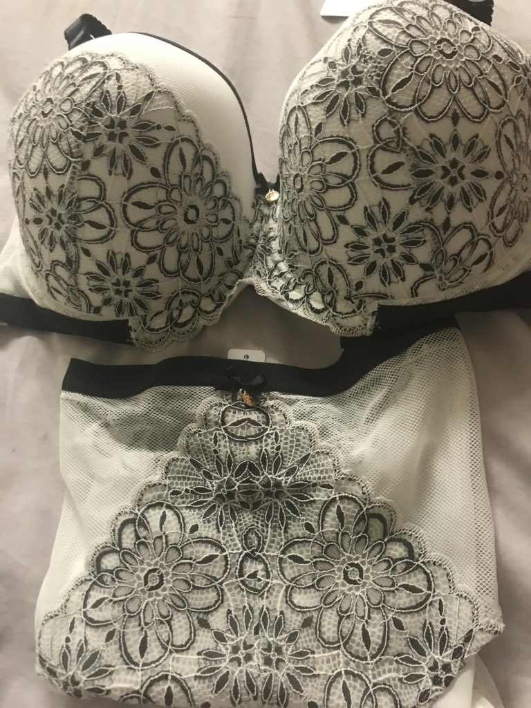 smartypants196's tweet photo. #underwear #prettypanties #braandpanties https://t.co/maFOOQww9U