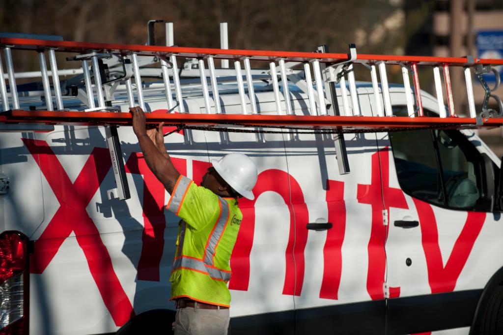 ComcastSouth's tweet photo. Comcast Prepares for Hurricane #Sally https://t.co/qsKlbTfqsn https://t.co/oesH4y7YsE