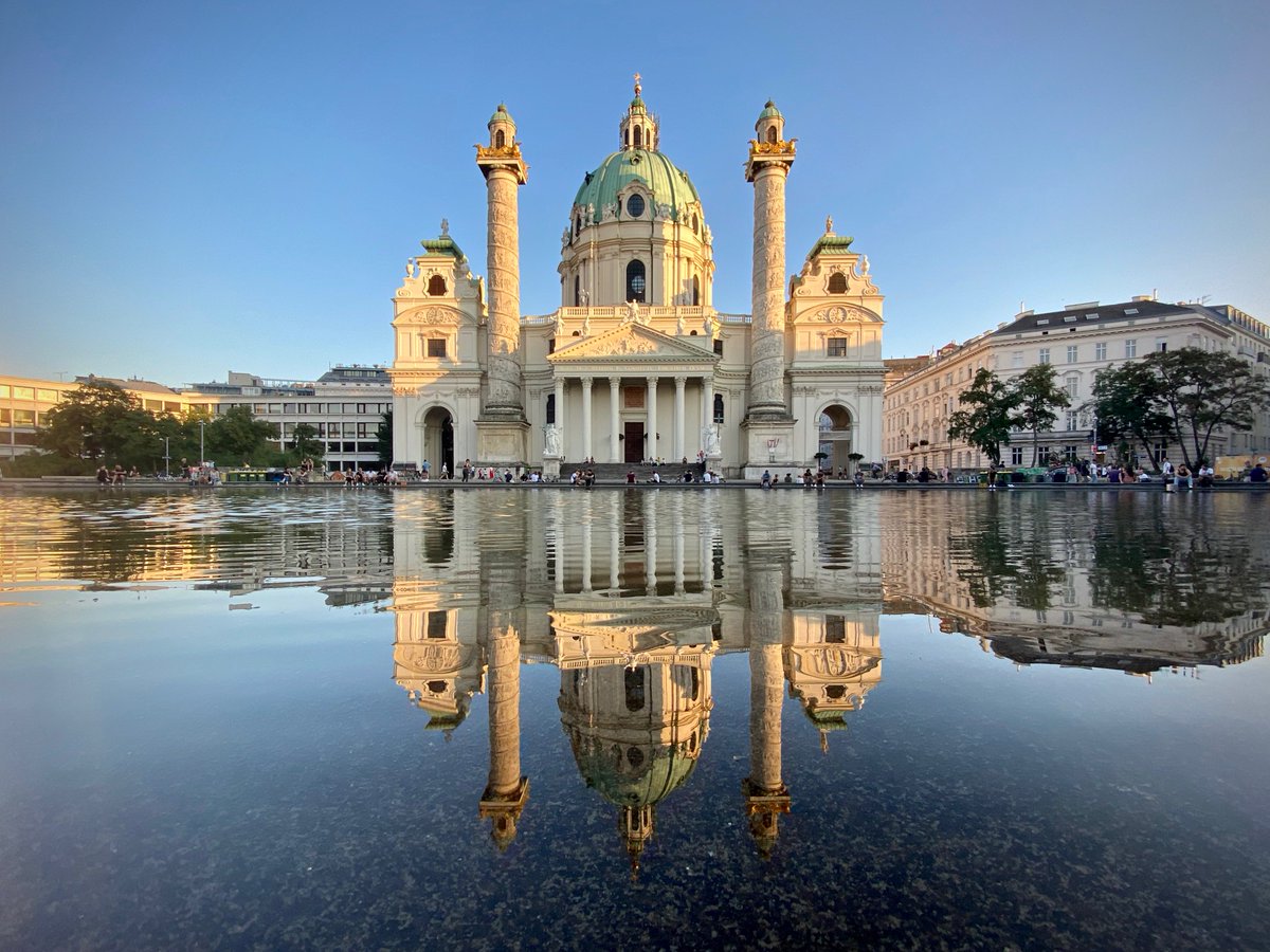 Wo Käsekrainer zum „ehebaldigsten Verzehr“ etikettiert werden und selbst Müllverbrennungsanlagen schön sind. fotos.koma-medien.de/ein-junger-bog…