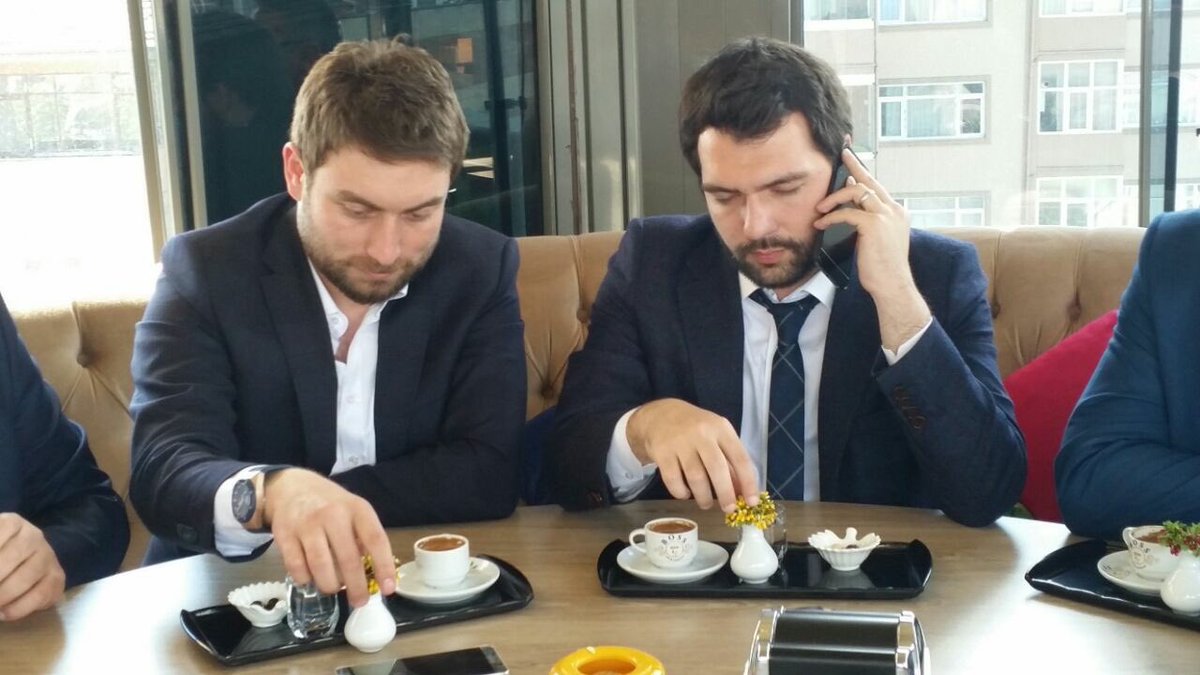 HAKANEREN3's tweet photo. @A_Boynukalin Yaşlanıyoruz başkanım :) https://t.co/D1YzcApeNg