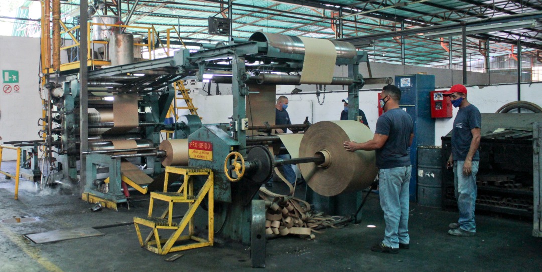 Yelitza_G24's tweet photo. #LaVerdadDeVenezuela Miércoles Productivo es una muestra que vamos por el lado correcto de la historia.
Veamos👉 #Corpivensa impulsa Producción.
#Invetex 
#Limpihogar 
#Cartonajes Granics
#Wuanaguanare hechos no palabras. https://t.co/BlZdLKlaYU