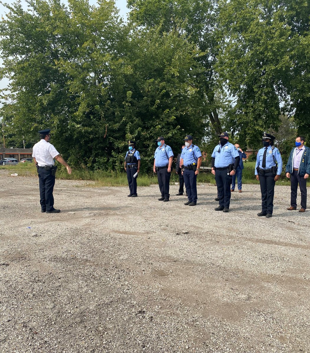 SLMPD's tweet photo. This afternoon, #SLMPD 5th District officers and detectives held their #CommunityRollCall in the 5700 block of Dr. Martin Luther Dr. in the Wells-Goodfellow Neighborhood. #STL https://t.co/3WEsMjIZog