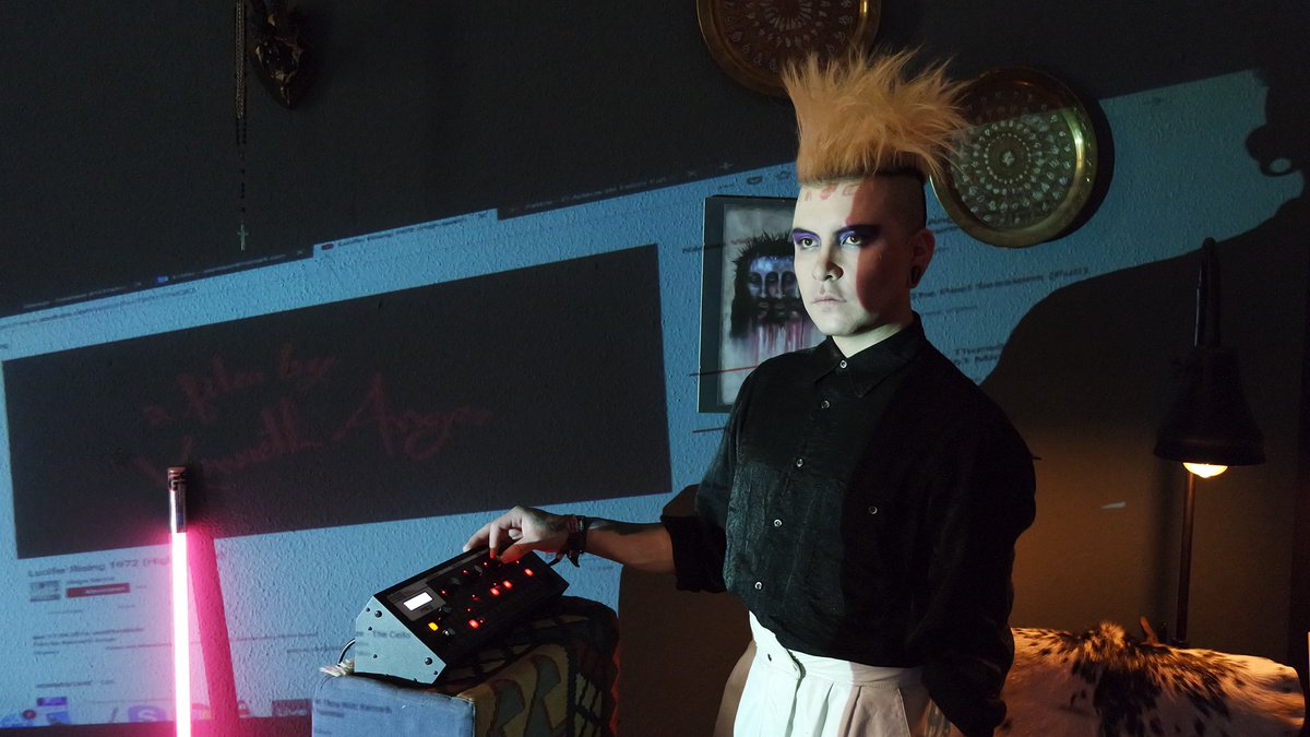 No es una lista definitiva, pero compartirnos con cariño algunos de los sonidos de México y sus bandas y artistas más relevantes en la actualidad: Belafonte Sensacional, Concepción Huerta, Sonido Gallo Negro, Sei Still, Cholula Dans Division y más. bit.ly/33AK2De 🇲🇽