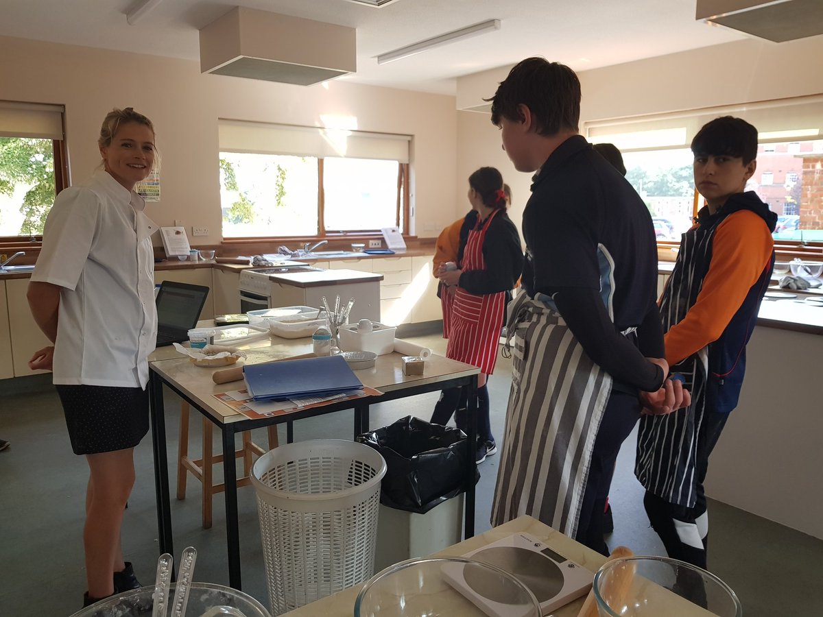 KESWFoodScience's tweet photo. Ms Archer demonstrated sweet pastry case making to some of her 4th form GCSE pupils today. We are looking forward to seeing the finished fruit tarts tomorrow! @KESWitley #food #foodie https://t.co/SJZUWtevYg