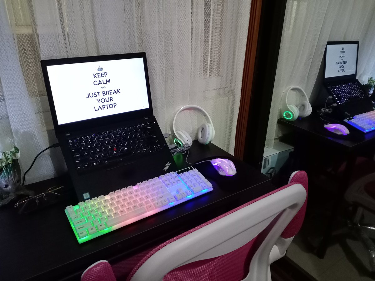 ellainx's tweet photo. Happy with my current work setup ๐๐ #workfromhome #workfromdorm ๐๐ https://t.co/WZnRX8Vvvs