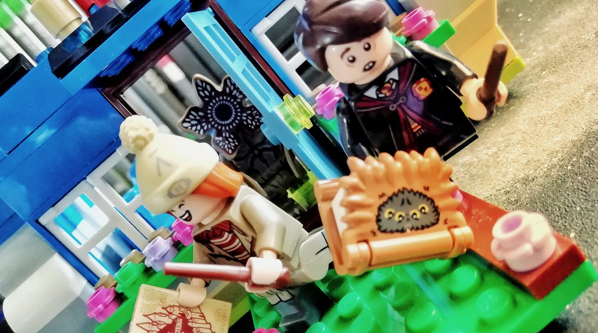 Mantraamo's tweet photo. When you mix Stranger Things VS Harry Potter
#StrangerThings #demogorgon #HarryPotter #wemmel #harry_potter @HarryPotter_Nox @Stranger_Things #WizardingWorld #gryffendor #Slytherin https://t.co/1hwyDPN0IM
