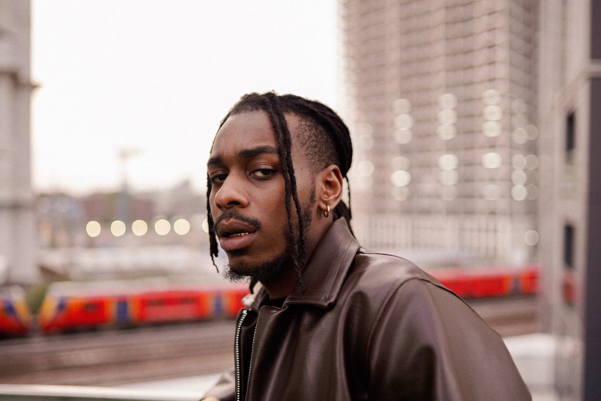 Knucks's tweet photo. I see all the love from London Class and I appreciate you guys man, honestly ๐๐พโค๏ธ
Big up everyone who played a part in making it what it is ๐พ๐ฅ
What you saying, what songs you feeling the most off it? ๐โ๏ธ
Cc: @luceroglow
#Nodaysoff #LondonClass https://t.co/tUCpIEmvfL