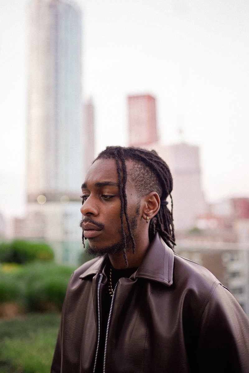 Knucks's tweet photo. I see all the love from London Class and I appreciate you guys man, honestly ๐๐พโค๏ธ
Big up everyone who played a part in making it what it is ๐พ๐ฅ
What you saying, what songs you feeling the most off it? ๐โ๏ธ
Cc: @luceroglow
#Nodaysoff #LondonClass https://t.co/tUCpIEmvfL