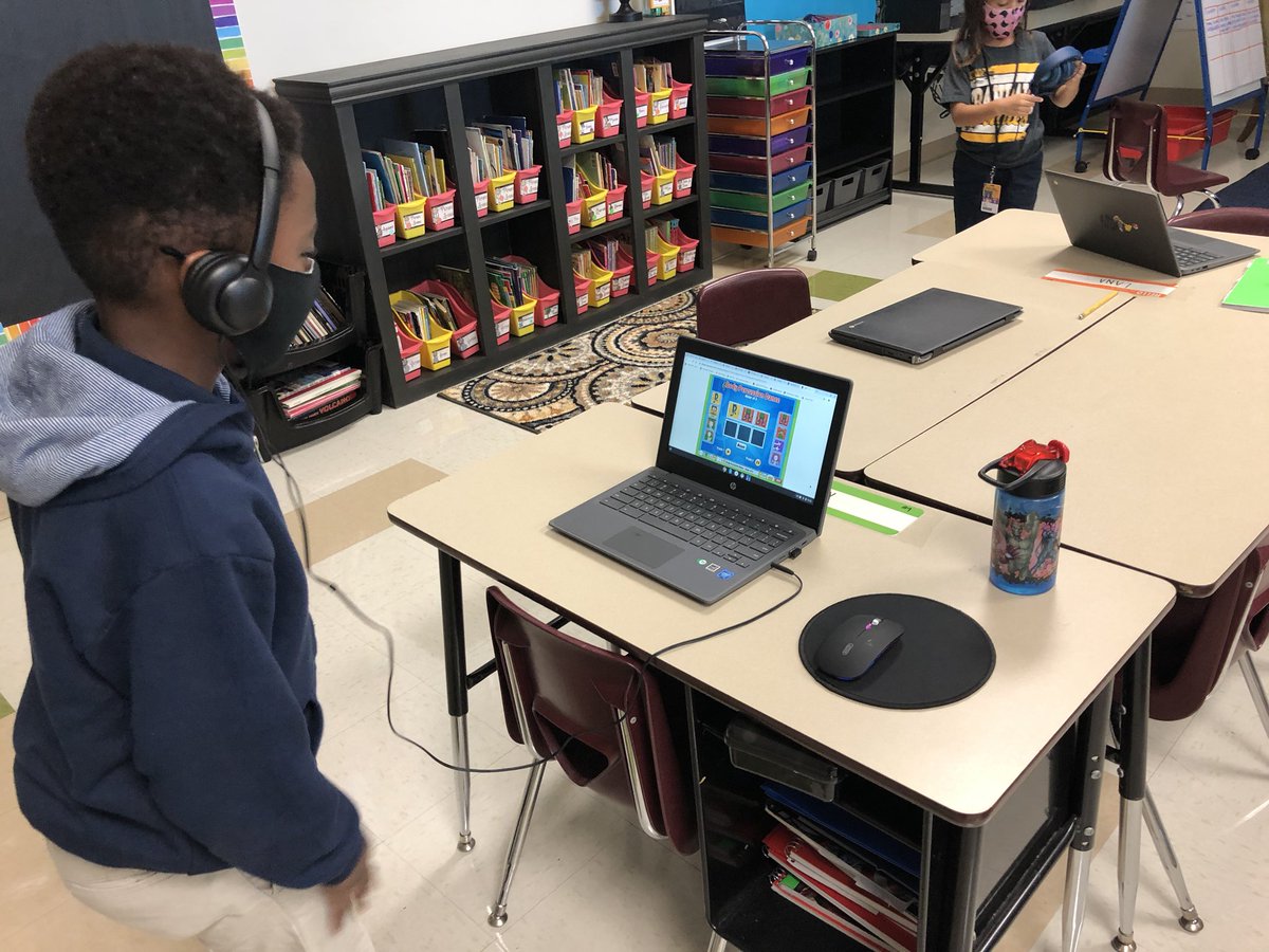 annaluehoffman's tweet photo. 2nd grade had fun learning about patterns of 3 in music today and practicing that with body percussion moves! @CISDWalker   @OfficialCISD @CrandallBand https://t.co/oW1Vt147xl