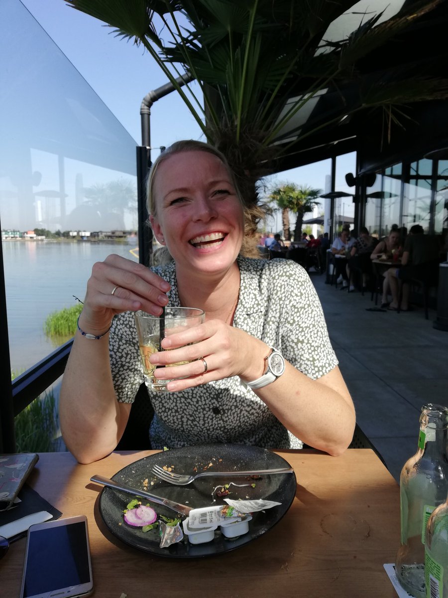 HarmJanMartens's tweet photo. 14 jaar geleden was het ook zulk schitterend weer. Vandaag alweer 14 jaar getrouwd met deze leukerd. 3 kinderen, heel veel hoogtepunten en een enkele tegenslag verder en nog steeds 'onwies' gek met elkaar.

Om dit te vieren vandaag heerlijk samen geluncht. https://t.co/7cfeSqAtdI