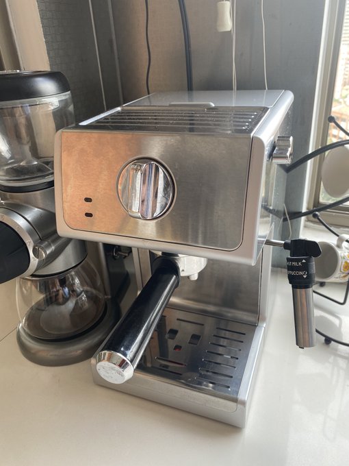 After 4 years my espresso/cappuccino machine is no working anymore 🥺😩 and as a coffee lover I&rsquo;m sooo