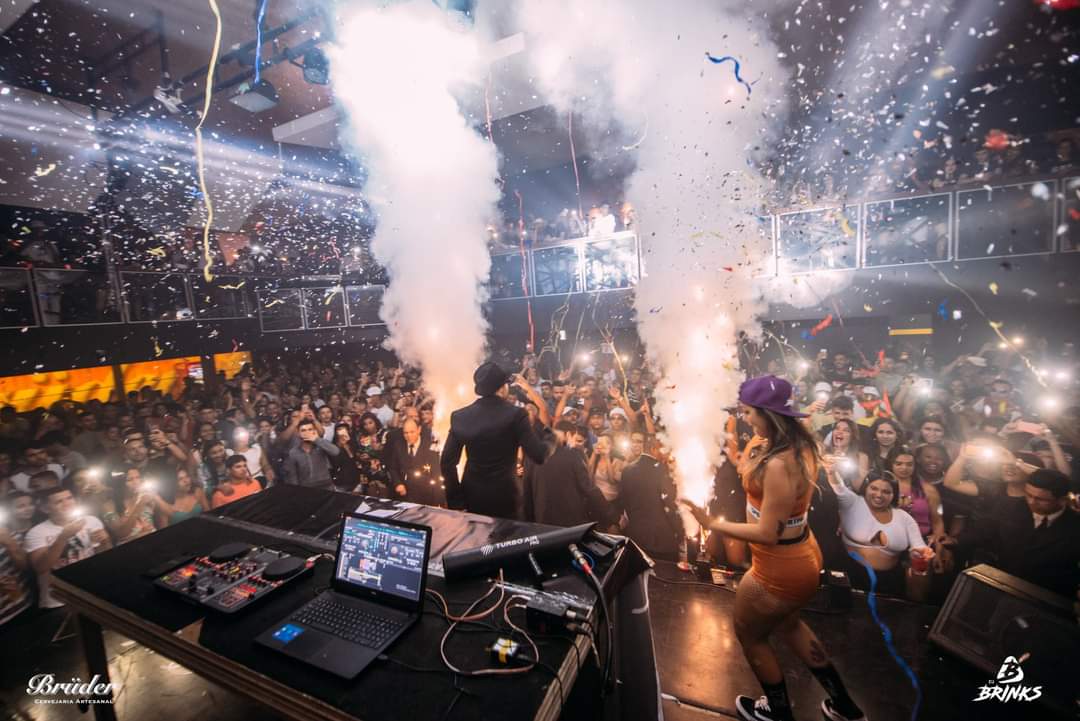 djbrinksoficial's tweet photo. Nao seja o que os outros querem que vc seja,
Pois o mundo aplaude os originais e não as copias...
O 1° "Baile" a gente nunca esquece!🙏
#djBrinks #meuDj #baileDoBrinks https://t.co/oZuYzKB1EF