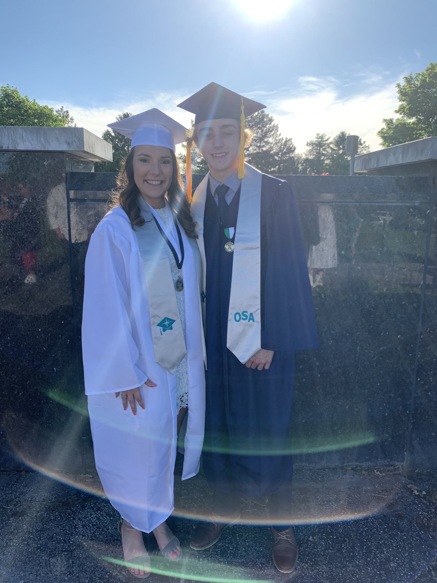 HannahColdiron's tweet photo. Happy birthday @MckainMiller12 !! I hope you have a good day! Thanks for keeping my bestie happy and fixing my car 🤠 https://t.co/5hDuGx3DG6