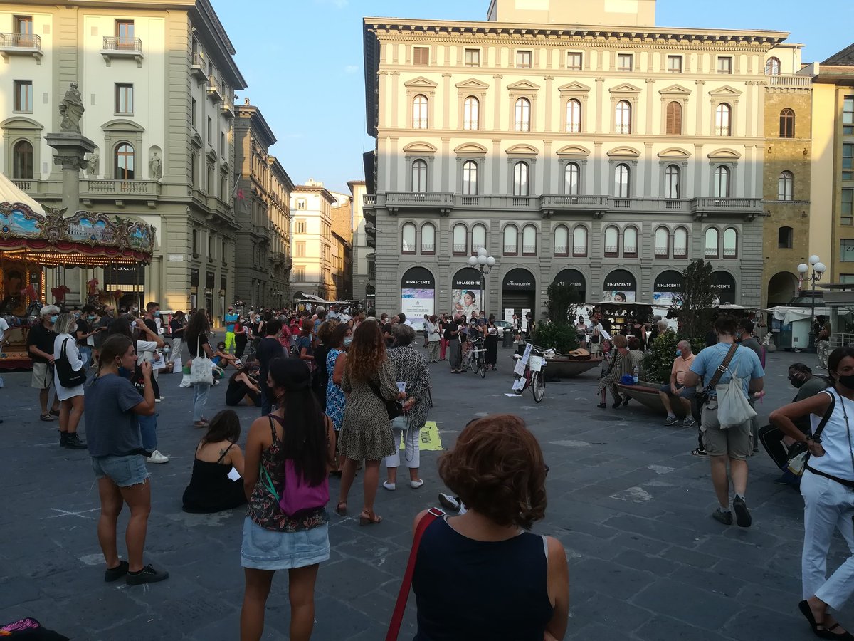 Buddleya3's tweet photo. Florence🇮🇹now. Citizens ask for #Moria camp to be evacuated & #refugees relocated across member states. EU praises itself on #humanrights but it's #externalisation policies leave people to suffer & die. #EU: where are you?! #stopdublin #wehavespace @EuropeMustAct @YlvaJohansson https://t.co/tqFvOpBh7f