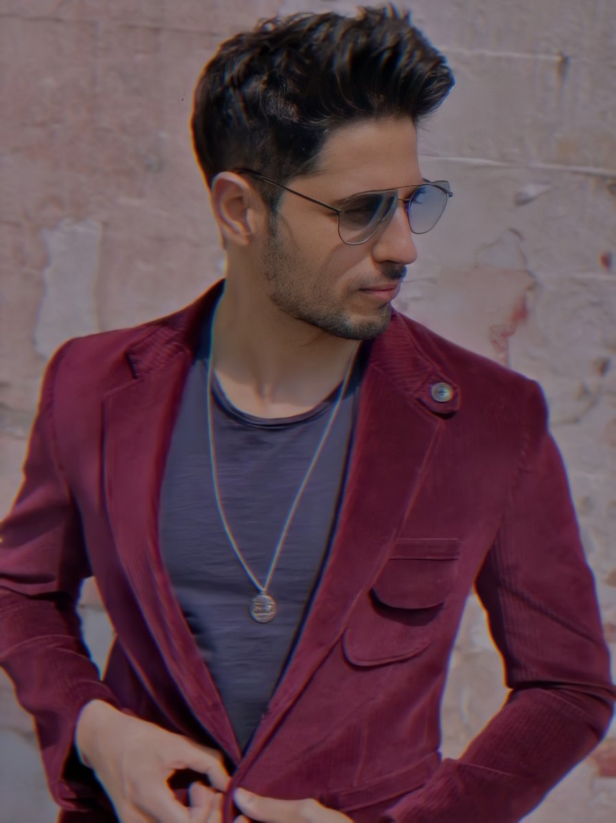 sidharthsbae's tweet photo. this pose should be called "sidharth malhotra" https://t.co/pqVJ87j9Lh