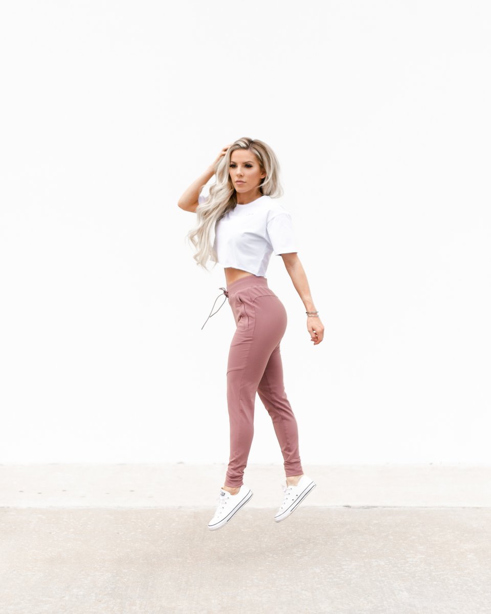 everforward's tweet image. Ladies, grab your pair of our Mauve joggers, you wont regret it 🔥
everforwardapparel.com/collections/wo…